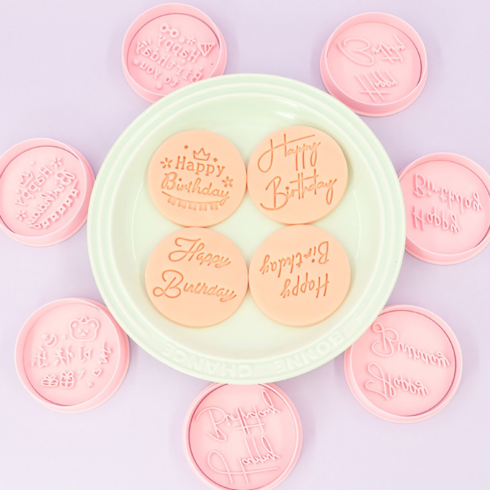 قوالب تقطيع الكوكيز لعيد الميل - مراجعة Kitchen Baking Supplies وسعره