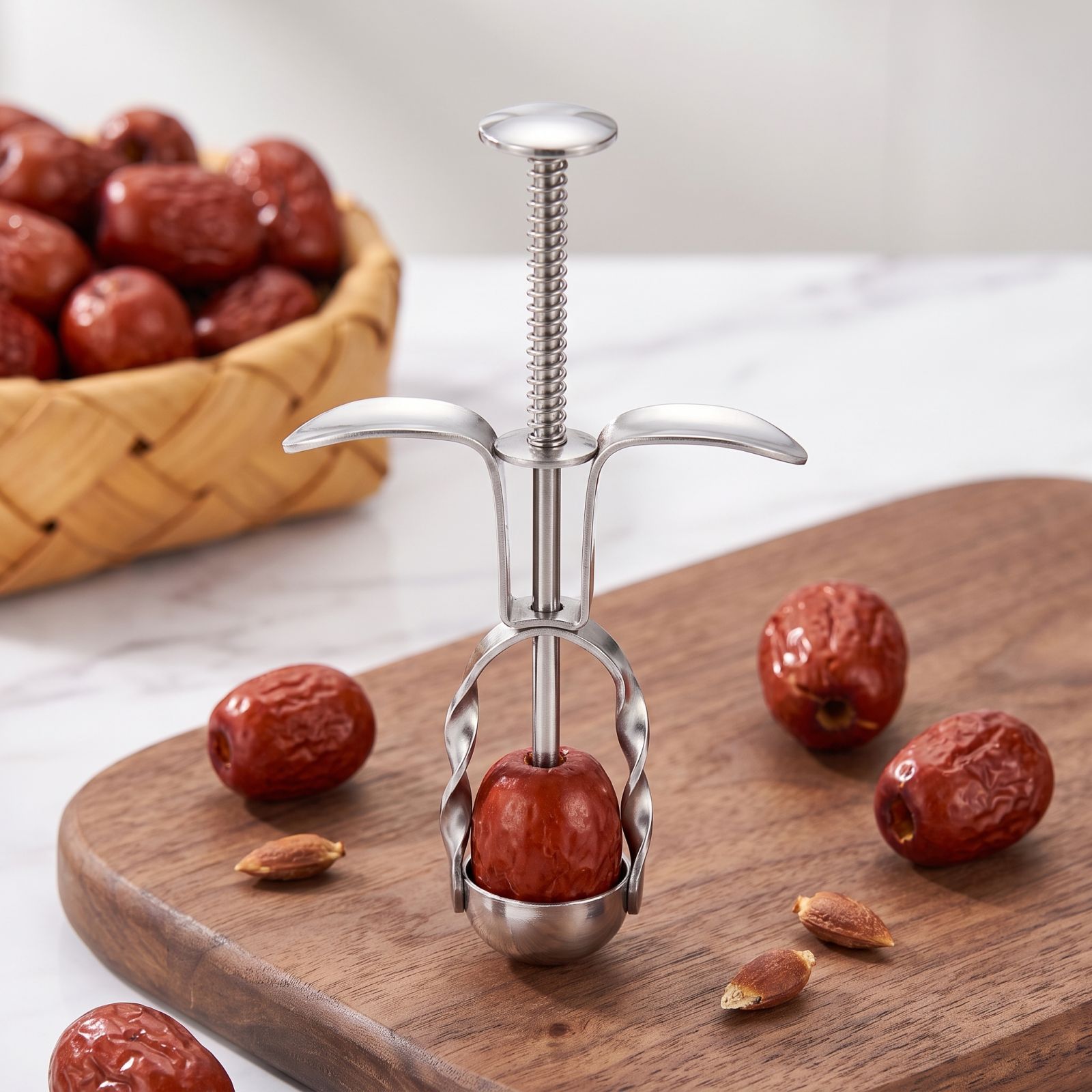 أداة إزالة نوى التمر الحمراء م - مراجعة Kitchen And Baking Tools وسعره