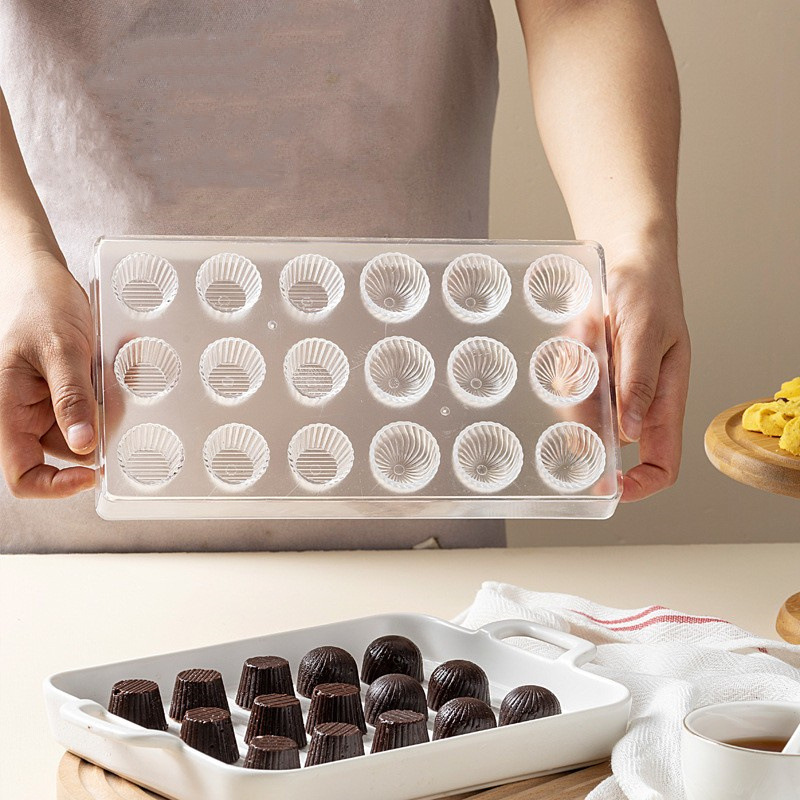 قوالب الشوكولاتة البلاستيكية P - مراجعة Kitchen Baking Supplies وسعره